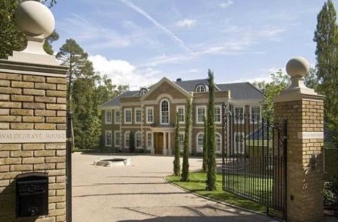 House in Brooklands, Elmbridge, England 1 - 16690058