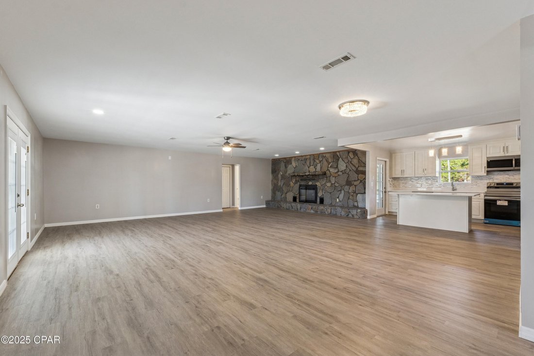 House in Alford, Florida, United States 4 - 16684120