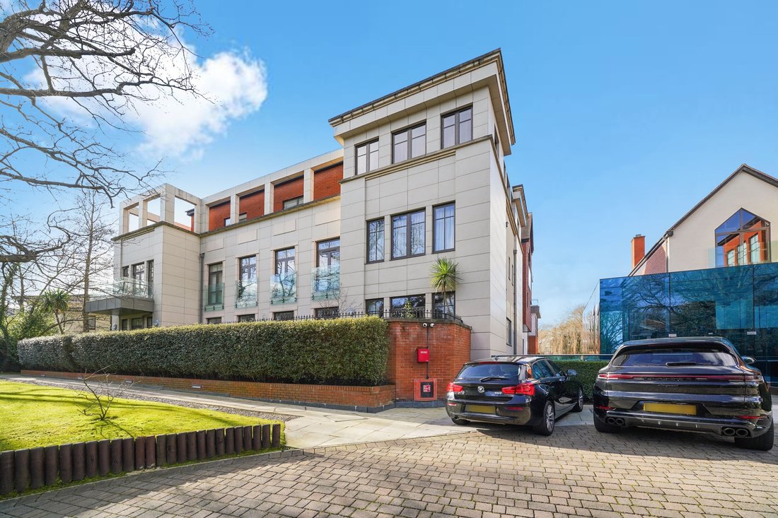 Apartment in Hampstead Garden Suburb, Barnet, England 2 - 16689778