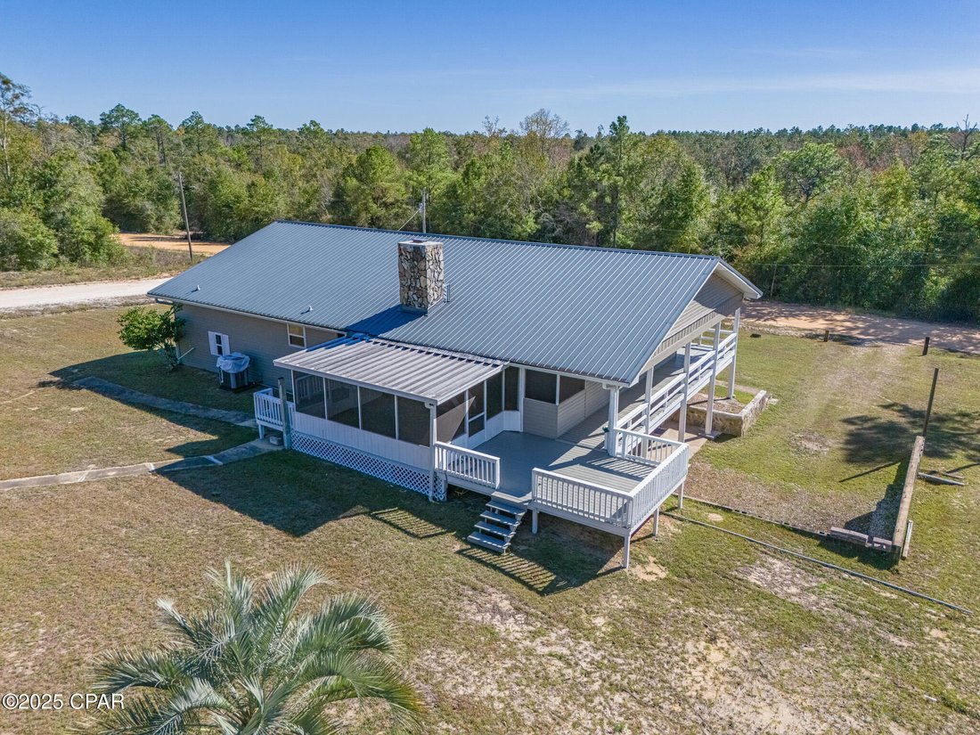 House in Alford, Florida, United States 3 - 16684120