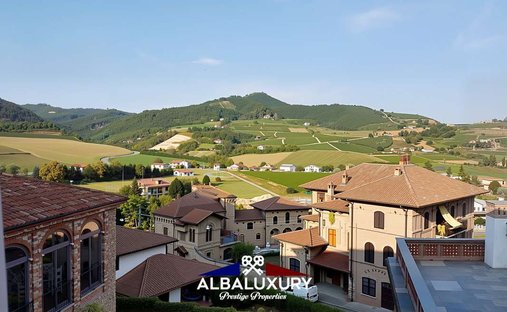 Castle for Sale in Bubbio, Piedmont, Italy