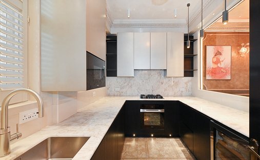 Apartment in Piccadilly, Westminster, England 1