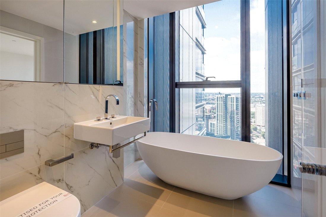 Apartment in Canary Wharf, Tower Hamlets, England 2 - 16689753