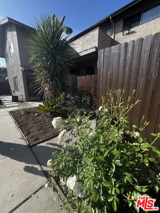 West Covina, California, United States 5 - 16687980