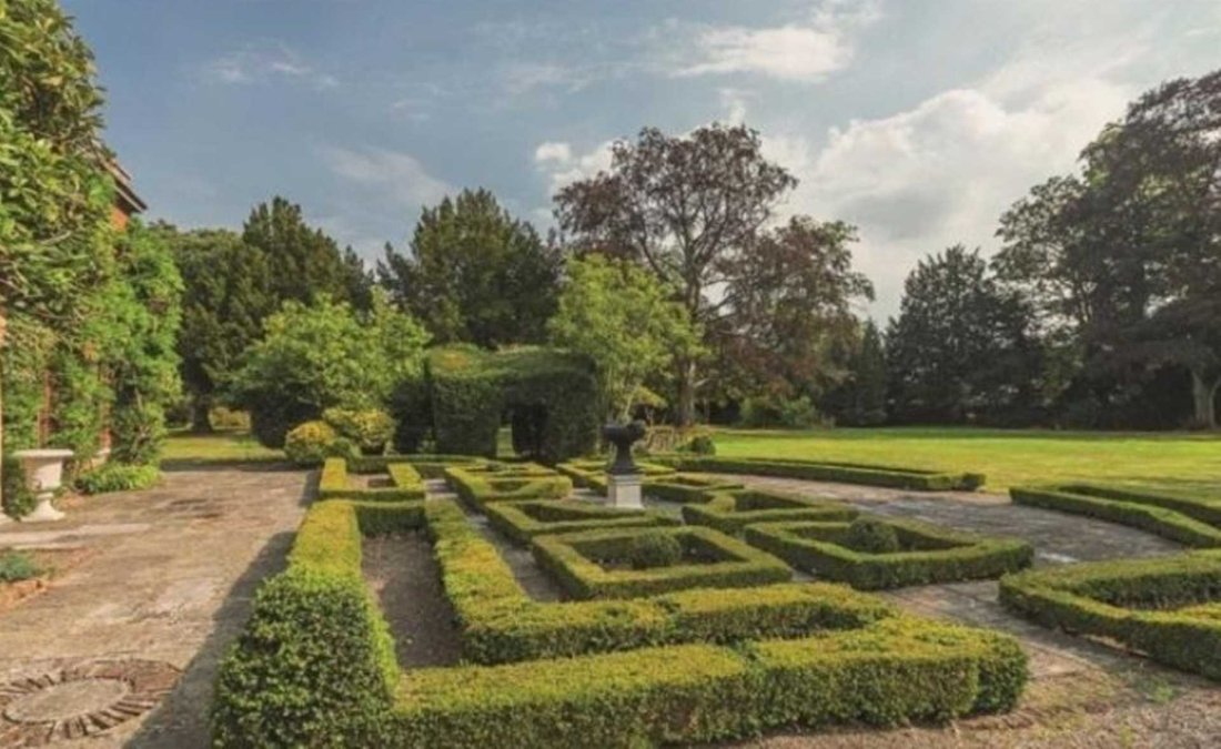 House in Hurst (St Nicholas Hurst), Hurst, England 2 - 16689688