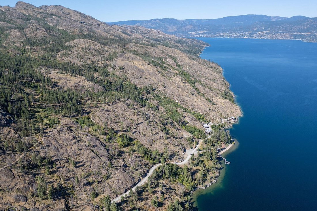 House in Kelowna, British Columbia, Canada 3 - 16689554