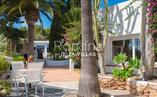 House in Sant Rafel de sa Creu, Sant Antoni de Portmany, Balearic Islands 1