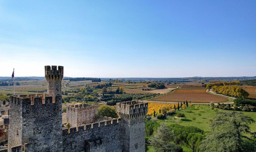 12th Century Fortified Castle On A Park Of Over 1 Ha