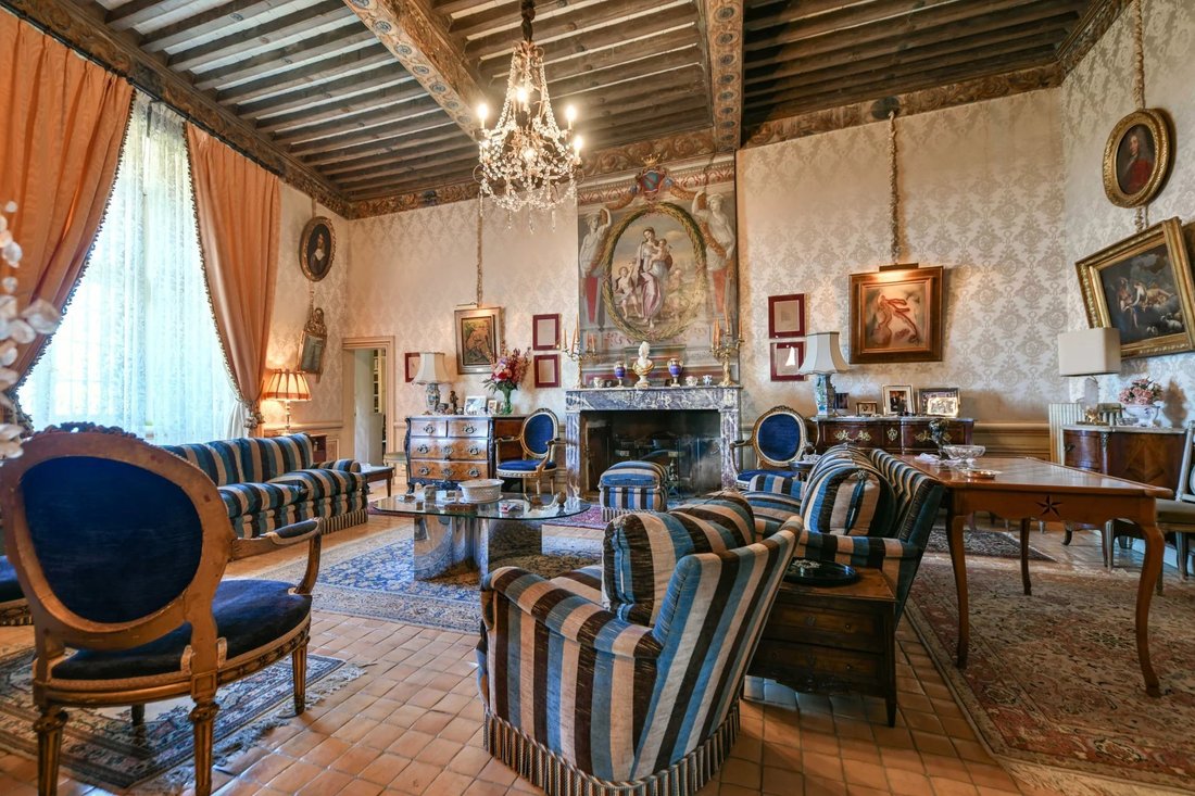 Château à Pouzilhac, Occitanie, France 2 - 16692880