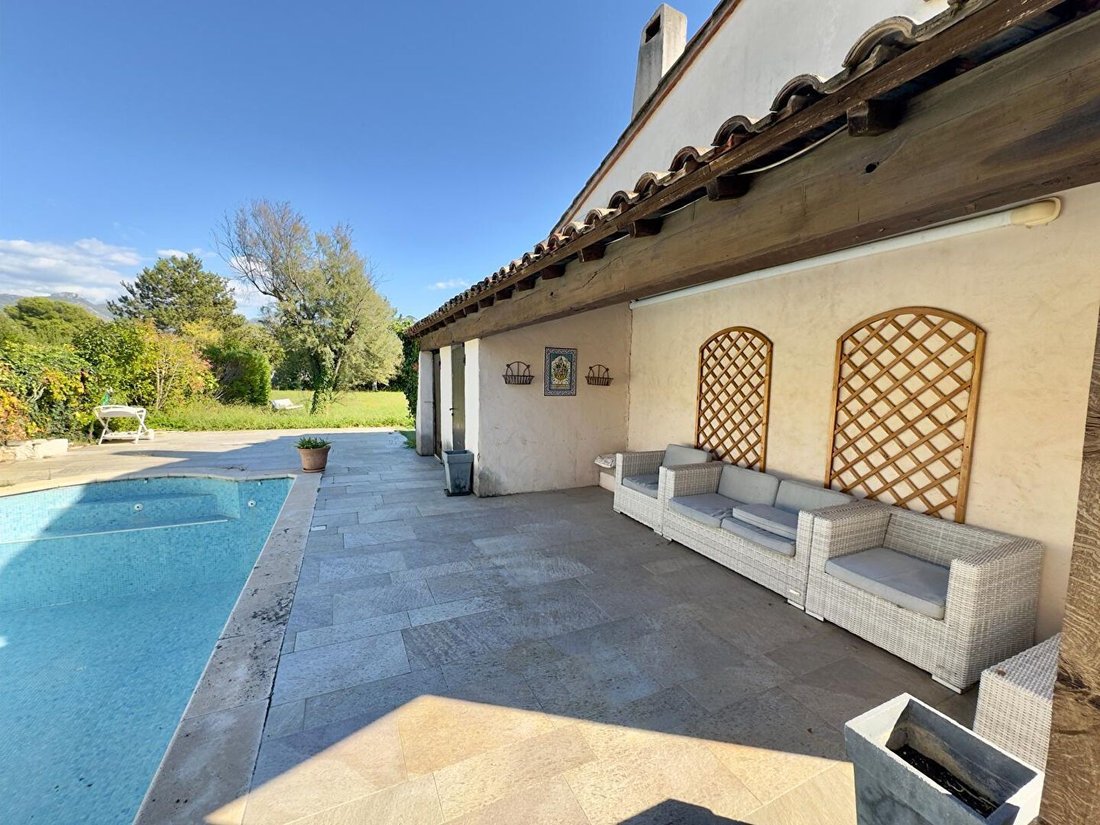 House in Ganteaume, Aubagne, France 1 - 16692770
