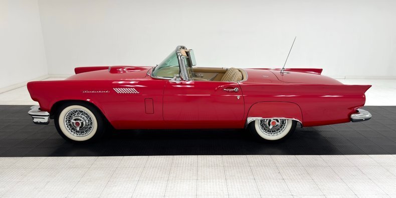 Cabriolet in Morgantown, United States 4 - 16692917