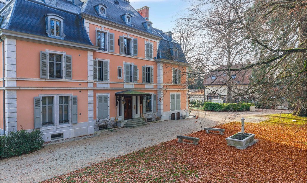 A Splendid Residence Nestled Inside The In Chevry, Auvergne Rhône Alpes ...