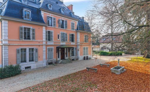 Apartment in Chevry, Auvergne-Rhône-Alpes, France 1
