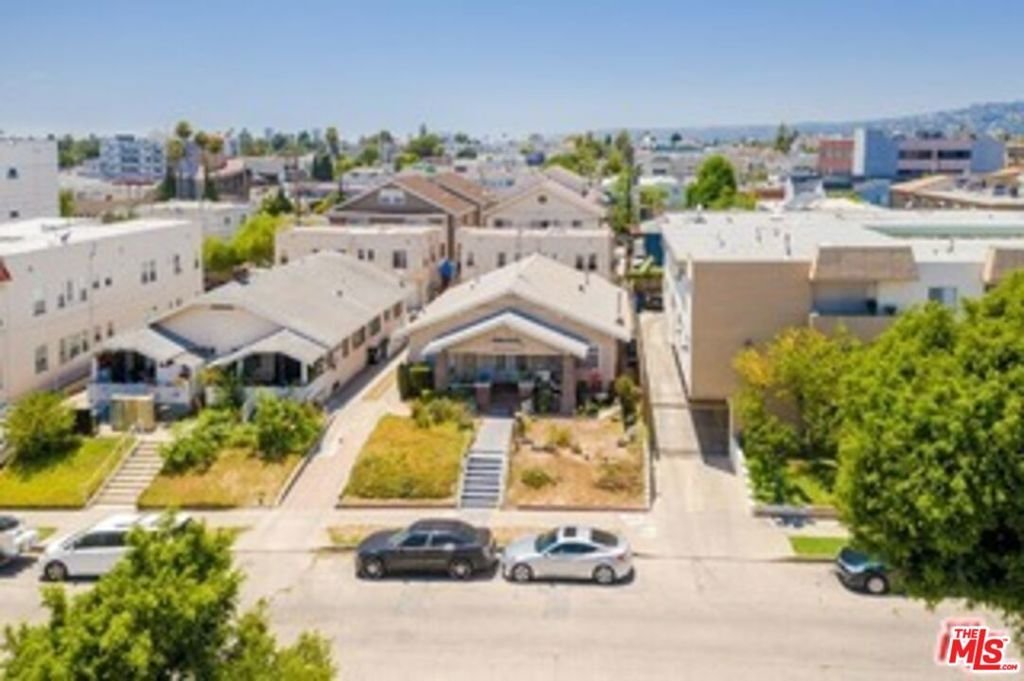 Los Angeles, California, United States 3 - 16687507
