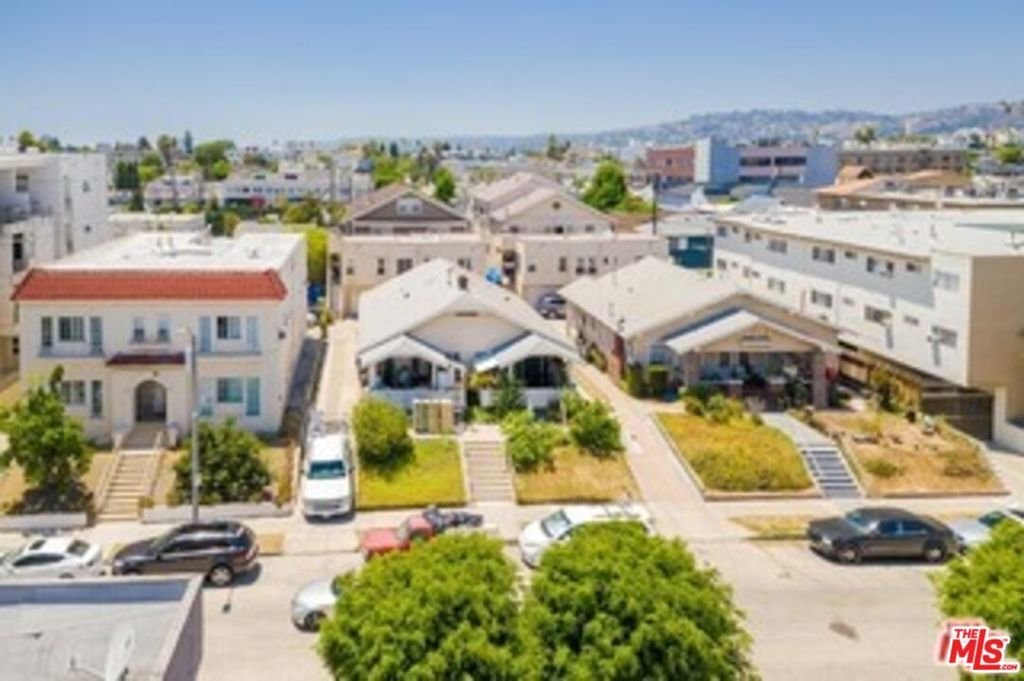 Los Angeles, California, United States 4 - 16687507