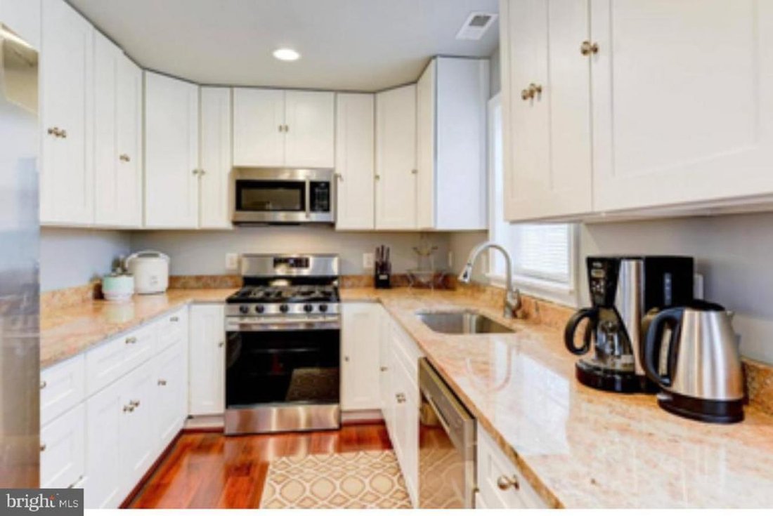 House in Arlington, Virginia, United States 4 - 16693091