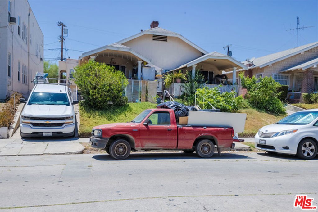 Los Angeles, California, United States 1 - 16687507