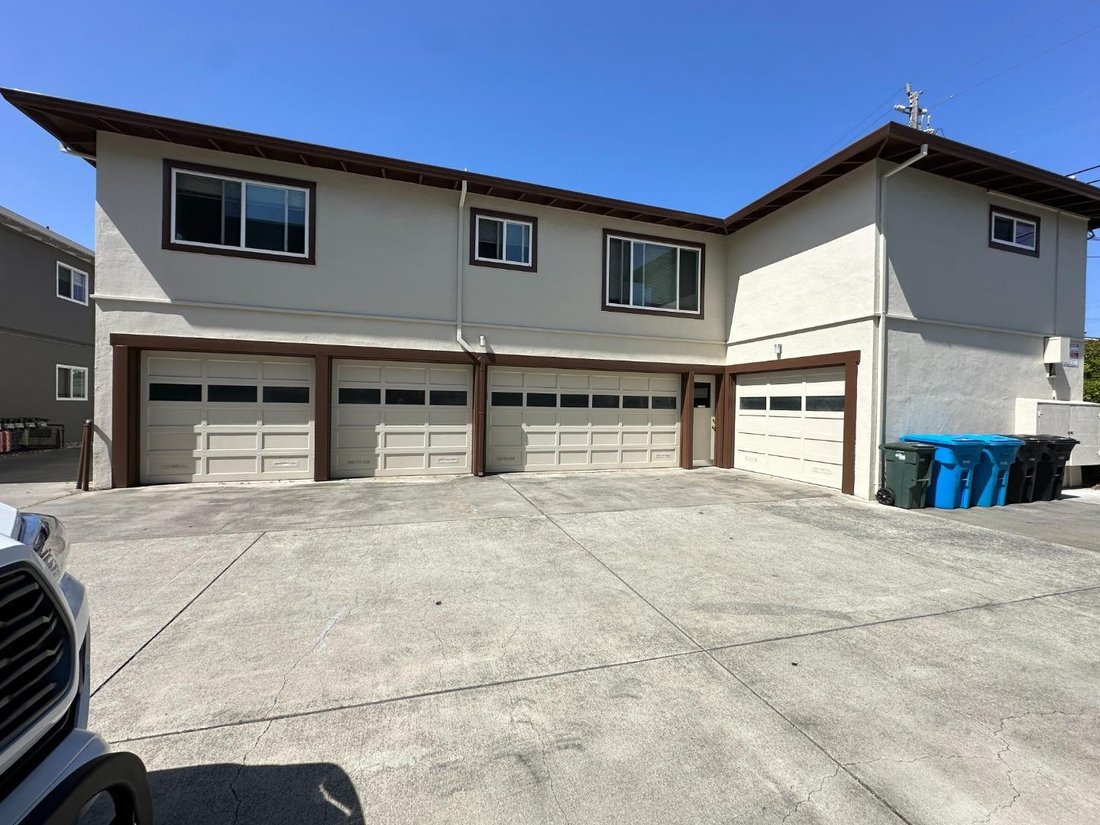 San Mateo, California, United States 4 - 16693706