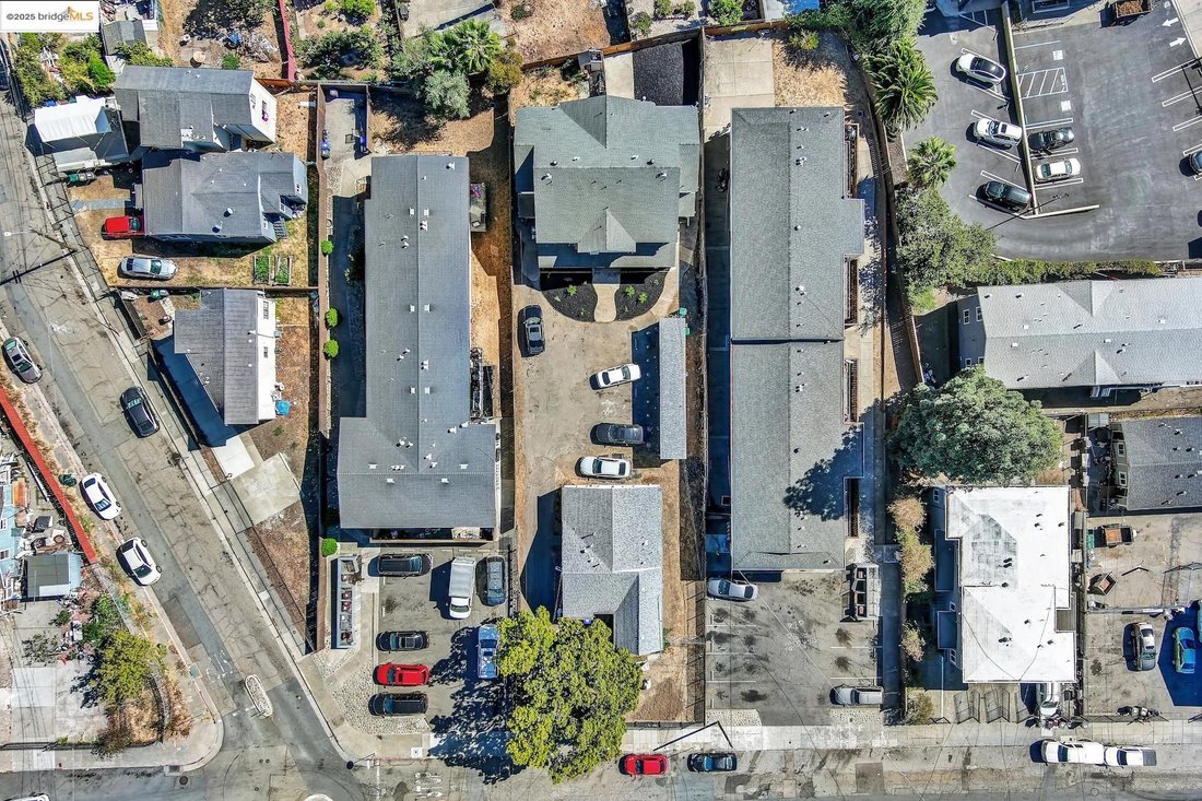 Oakland, California, United States 5 - 16695430