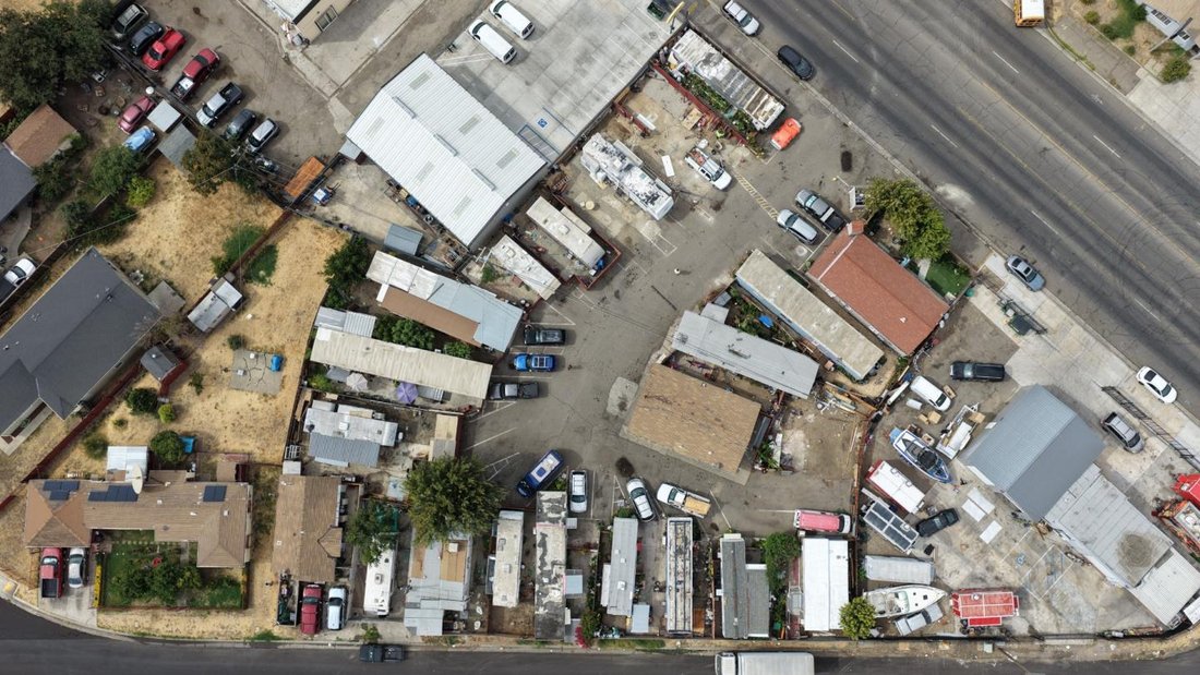 Stockton, California, United States 1 - 16695403