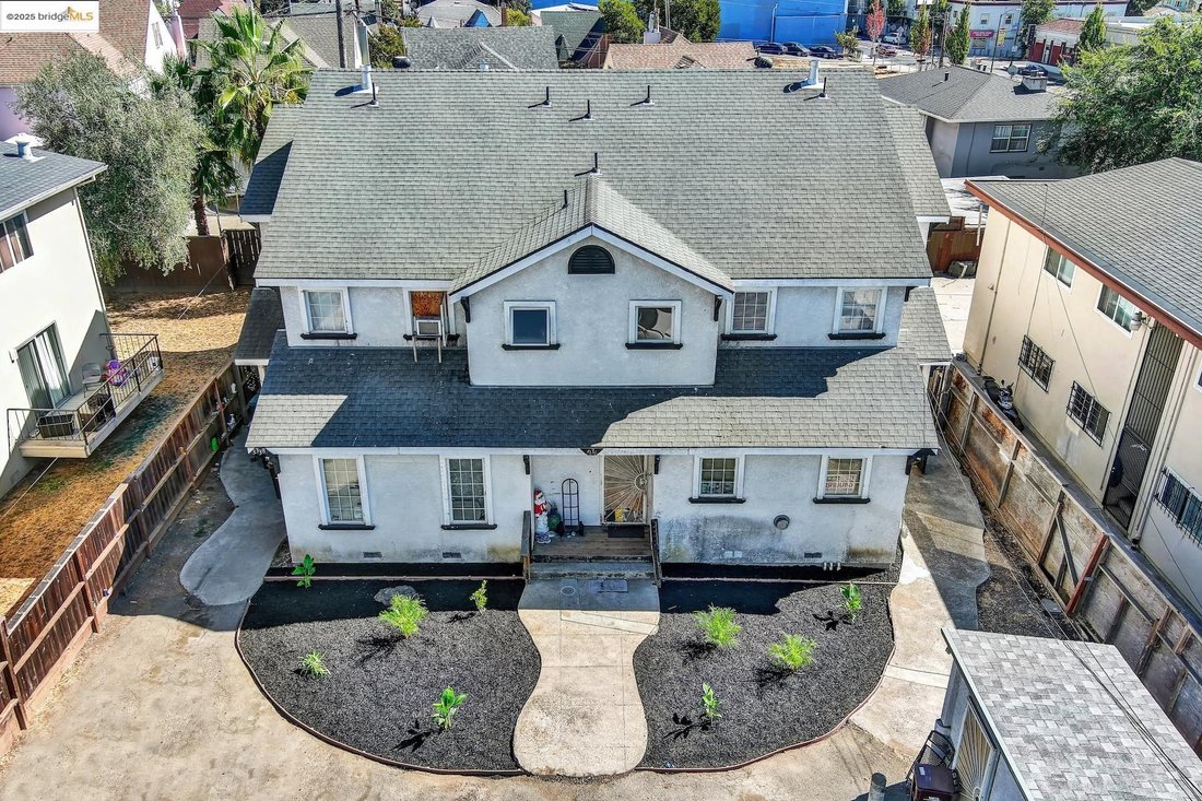 Oakland, California, United States 3 - 16695430