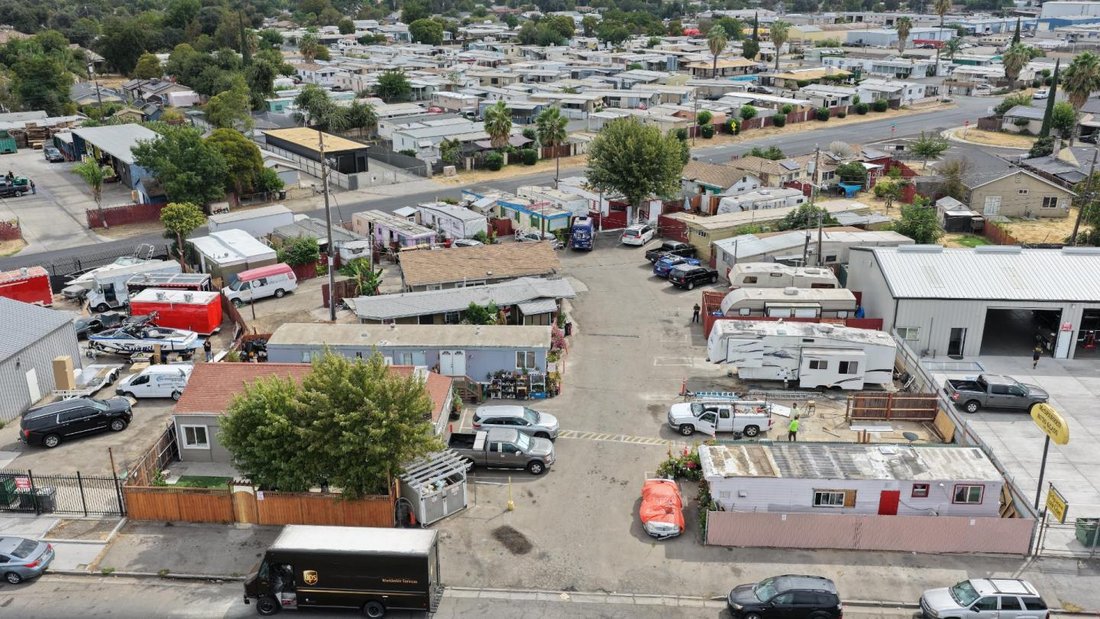 Stockton, California, United States 3 - 16695403