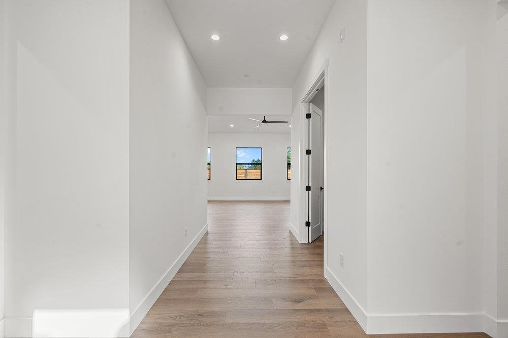 House in Hollister, California, United States 5 - 16696063