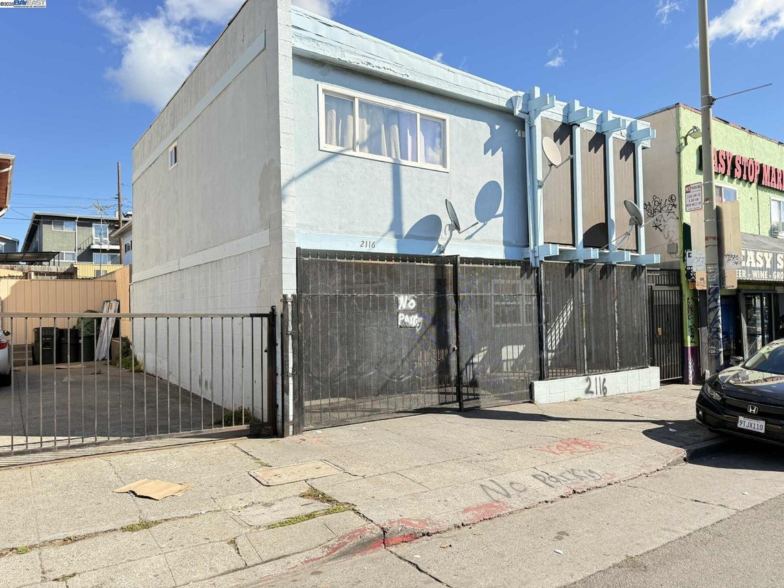 Oakland, California, United States 1 - 16693925