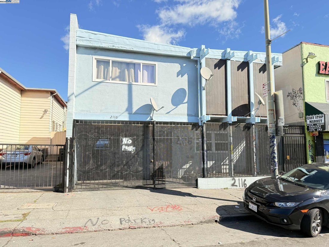 Oakland, California, United States 2 - 16693925