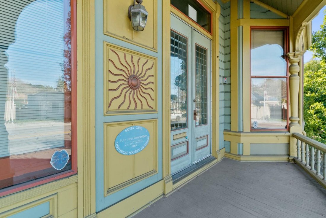 Santa Cruz, California, United States 4 - 16694038