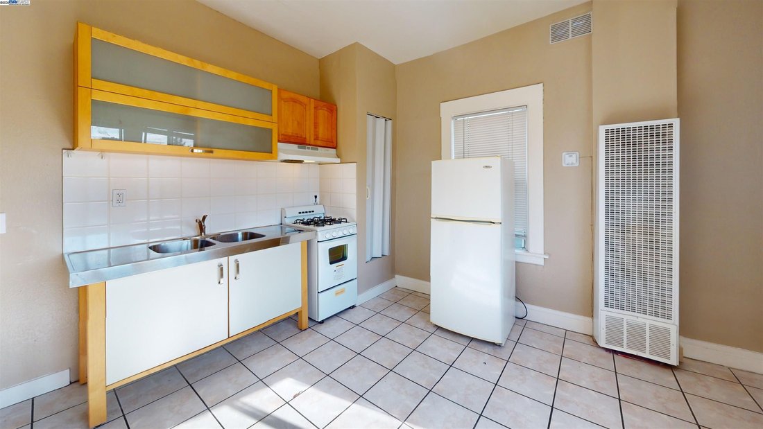 Oakland, California, United States 5 - 16694813