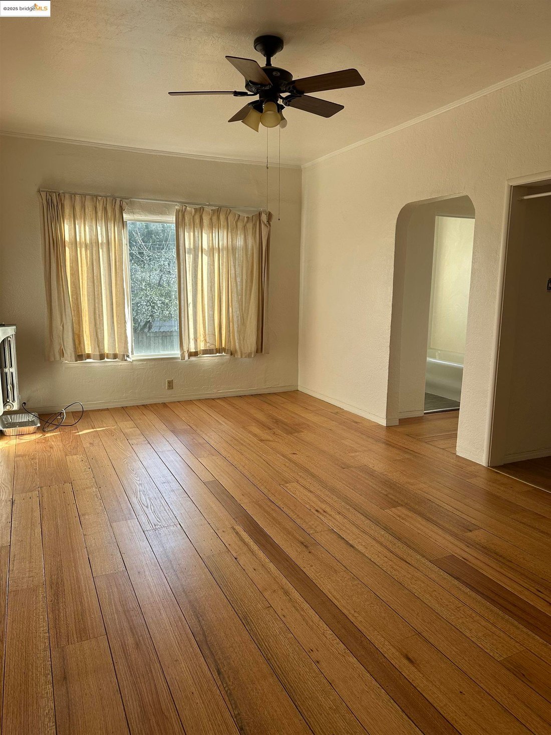 Oakland, California, United States 3 - 16695416