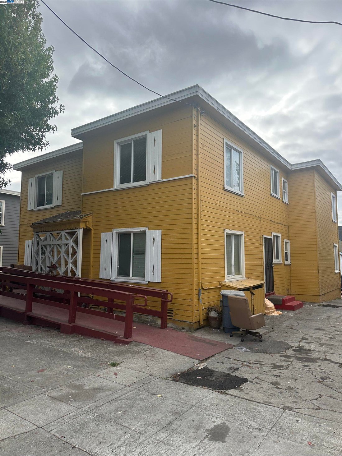 Oakland, California, United States 1 - 16694893
