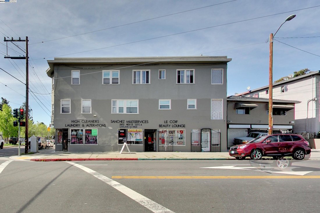 Oakland, California, United States 1 - 16694813