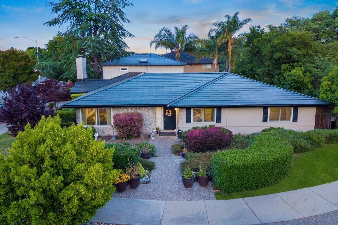 House in Gilroy, California, United States 1 - 16695216