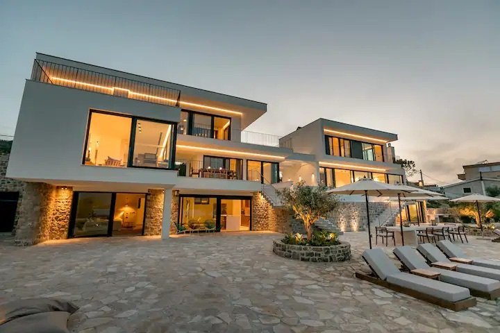 Villa in Đuraševići, Tivat Municipality, Montenegro 1 - 16693313