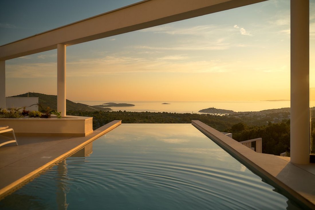 Villa in Primosten, Sibenik-Knin County, Croatia 2 - 16697054