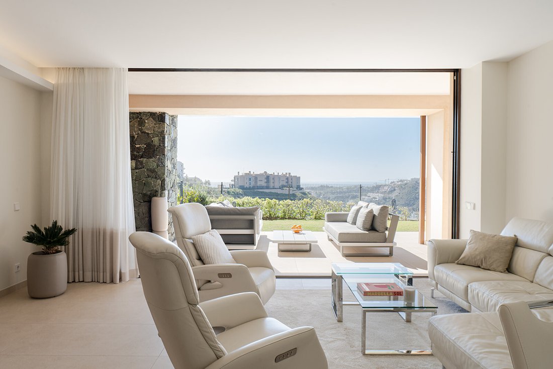 Apartment in Benahavis, Andalusia, Spain 2 - 16696350