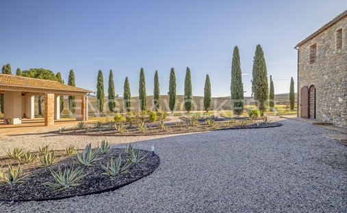 Castle for Sale in Castiglione d'Orcia, Tuscany, Italy