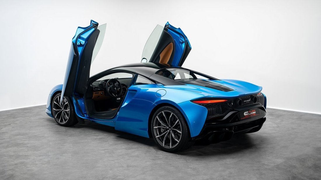 Coupe in Dubai, Dubai, United Arab Emirates 2 - 16700344