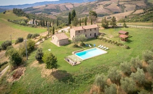 Casa di campagna a Radicofani, Toscana, Italia 1