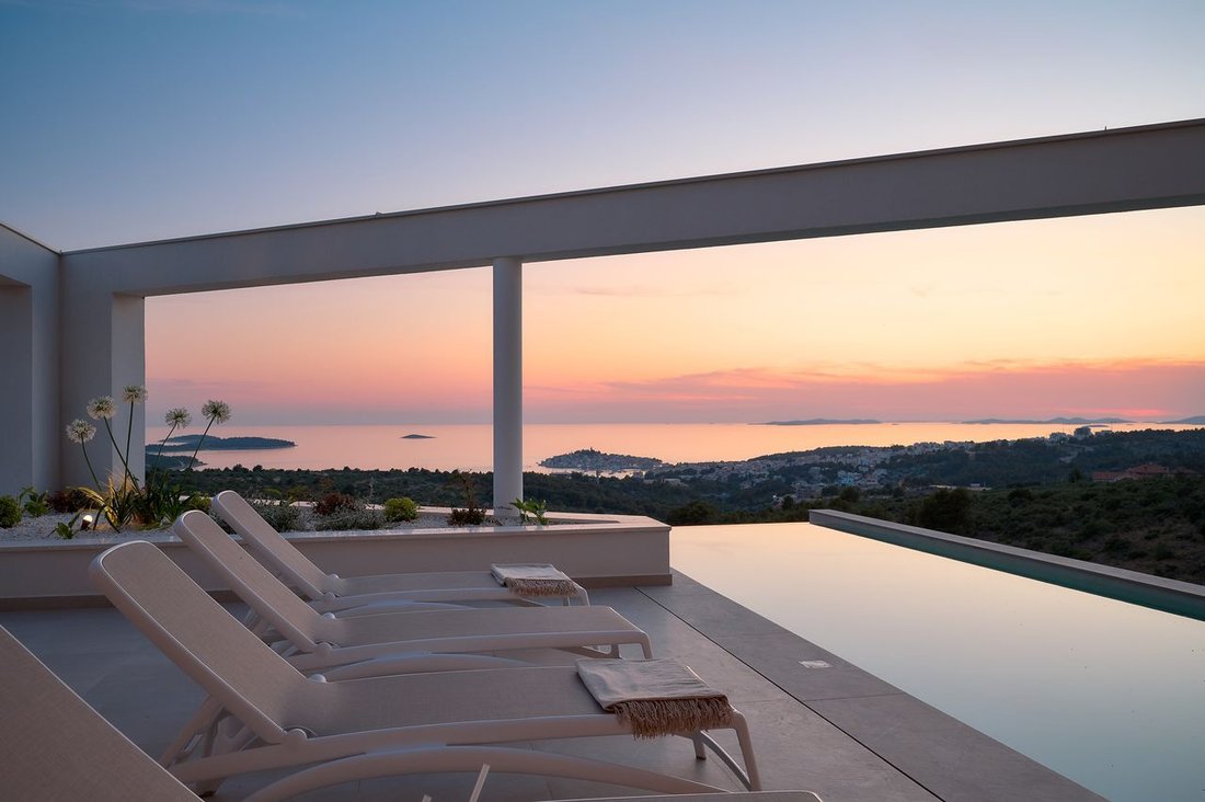 Villa in Primosten, Sibenik-Knin County, Croatia 3 - 16697054