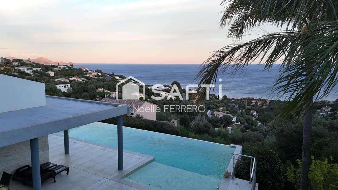 House in Les Issambres, Roquebrune-sur-Argens, France 1 - 16697982