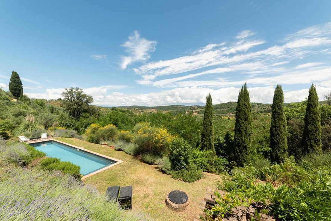 Villa in Montalcino, Tuscany, Italy 1 - 16696889