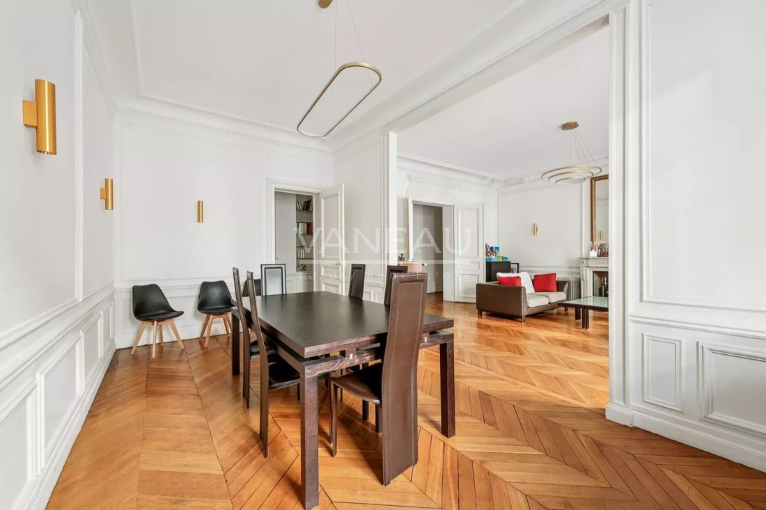 Apartment in Porte Dauphine, Paris 16e Arrondissement, Paris 4 - 16696959