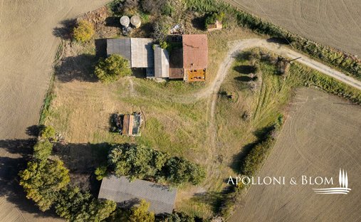 Castle for Sale in Castiglione d'Orcia, Tuscany, Italy