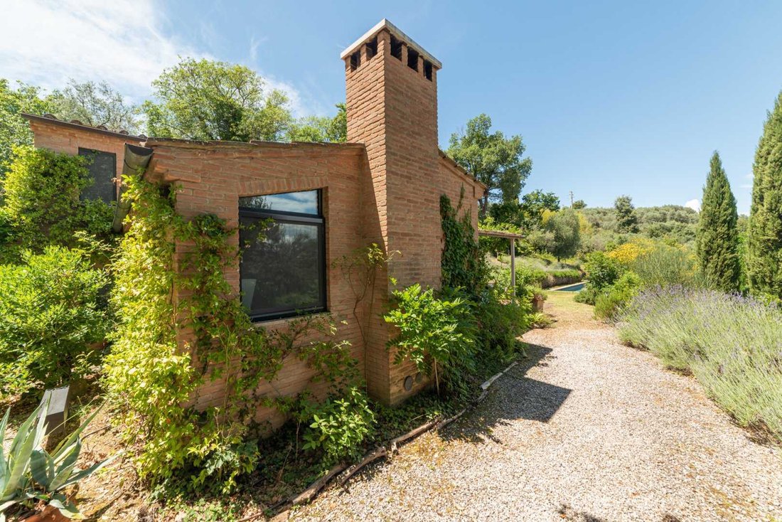 Villa in Montalcino, Tuscany, Italy 5 - 16696889