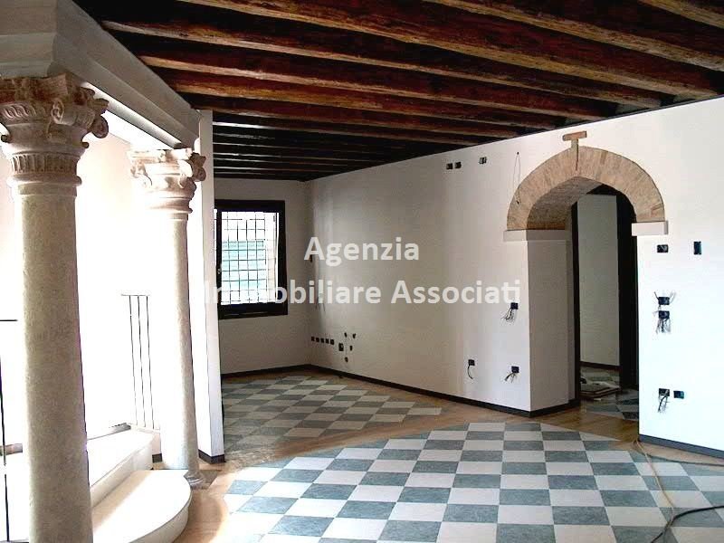 Apartment in Bassano del Grappa, Veneto, Italy 3 - 16696862