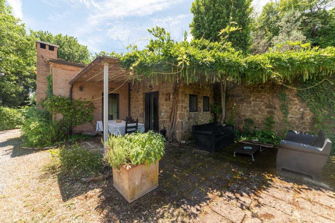 Villa in Montalcino, Tuscany, Italy 3 - 16696889
