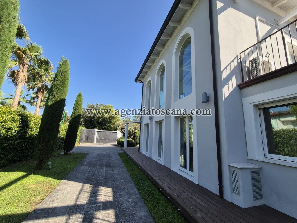 Villa in Center, Forte dei Marmi, Tuscany 1 - 16696829